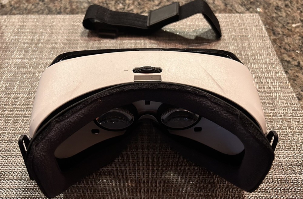 Samsung Gear VR Powered by Oculus - New, Open Box