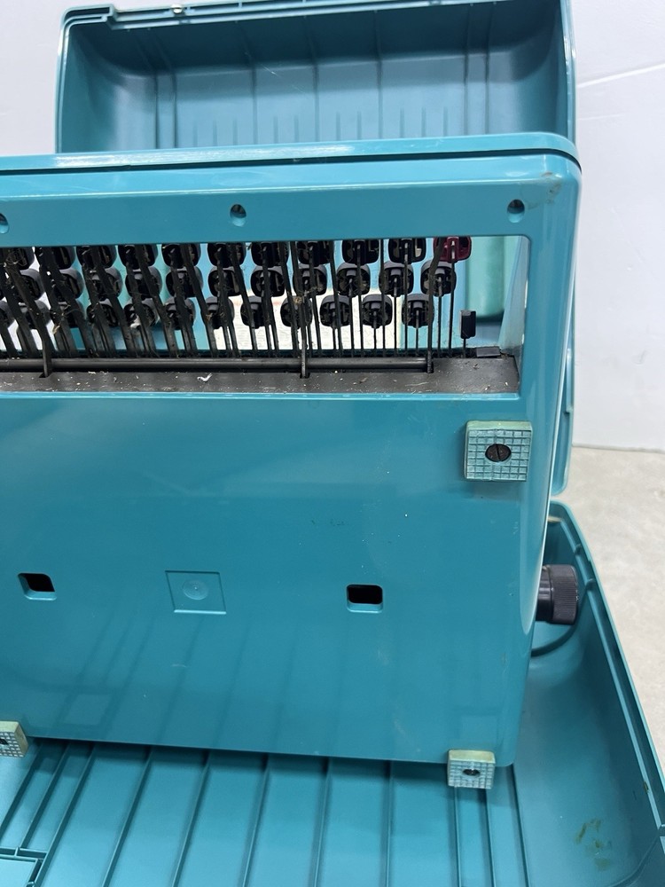 Teal Olivetti Studio 45 Elite Typewriter with Teal Case