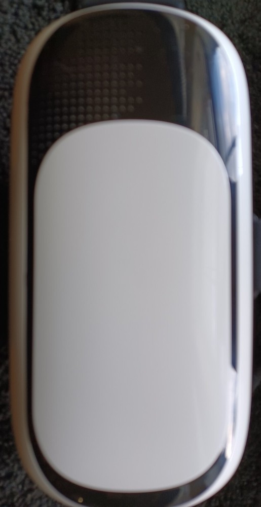 Virtual Reality Headset by Wireless Gear Realistic 3D Experience small tear
