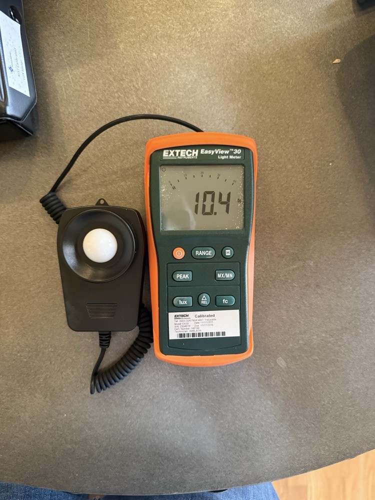 Extech EA30 Calibrated Easy View Wide Range Light Meter