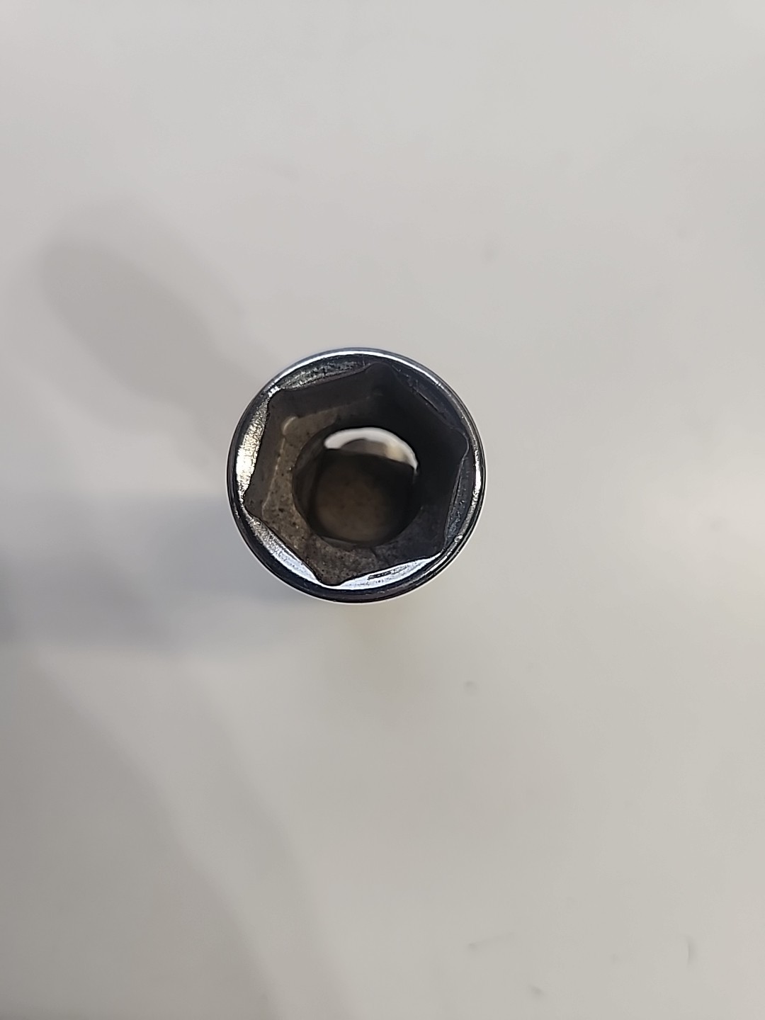 Snap-on Tools FSUM18 18mm 3/8" Drive Shallow 6-Point Universal Swivel Socket