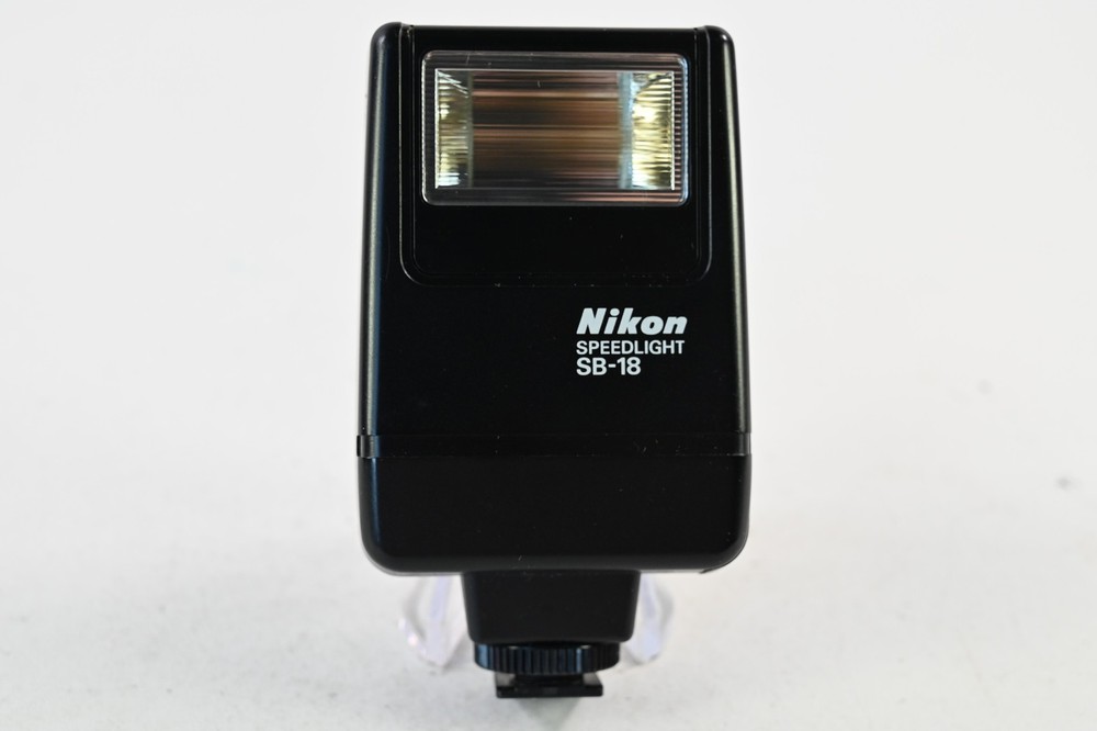 Nikon SB-18 Speedlight Flash #G523