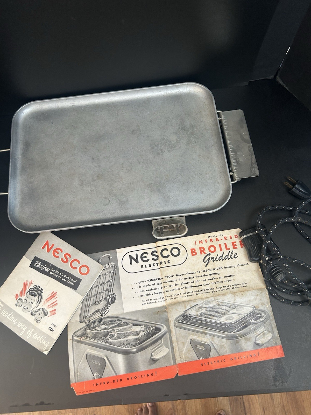 Vintage 1950s NESCO Infra-Red Roaster Oven Model 335 w/ Griddle, Pans & Manual