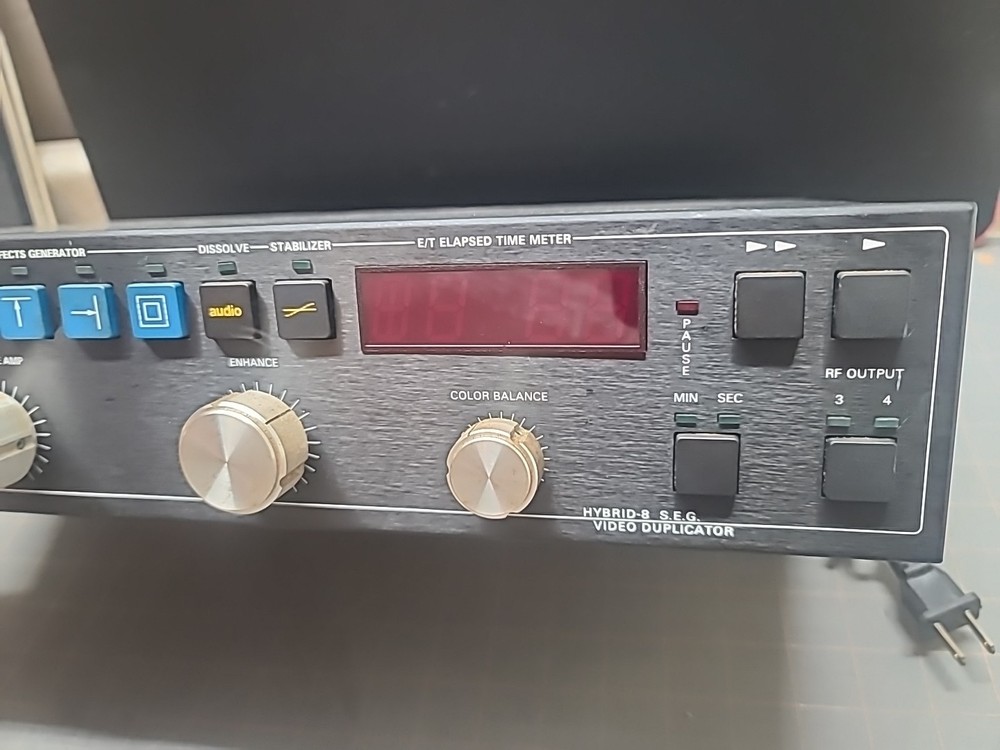 VIP Video Interface Products Hybrid-8 S.E.G. Video Duplicator w Special Effects