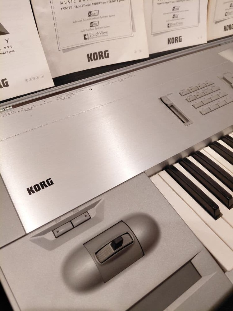 KORG TRINITY PRO 61-Key Synthesizer with Hard Case Adapter Cable Manual