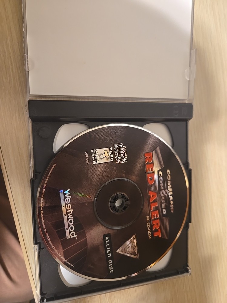 Command and Conquer Red Alert Soviet and Allied Discs Westwood Studios PC .(SB4)