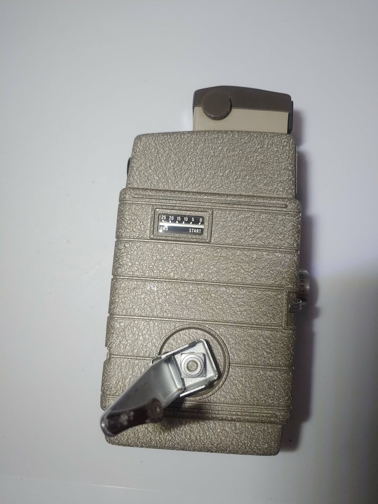 Bell & Howell one nine 8mm hand crank camera