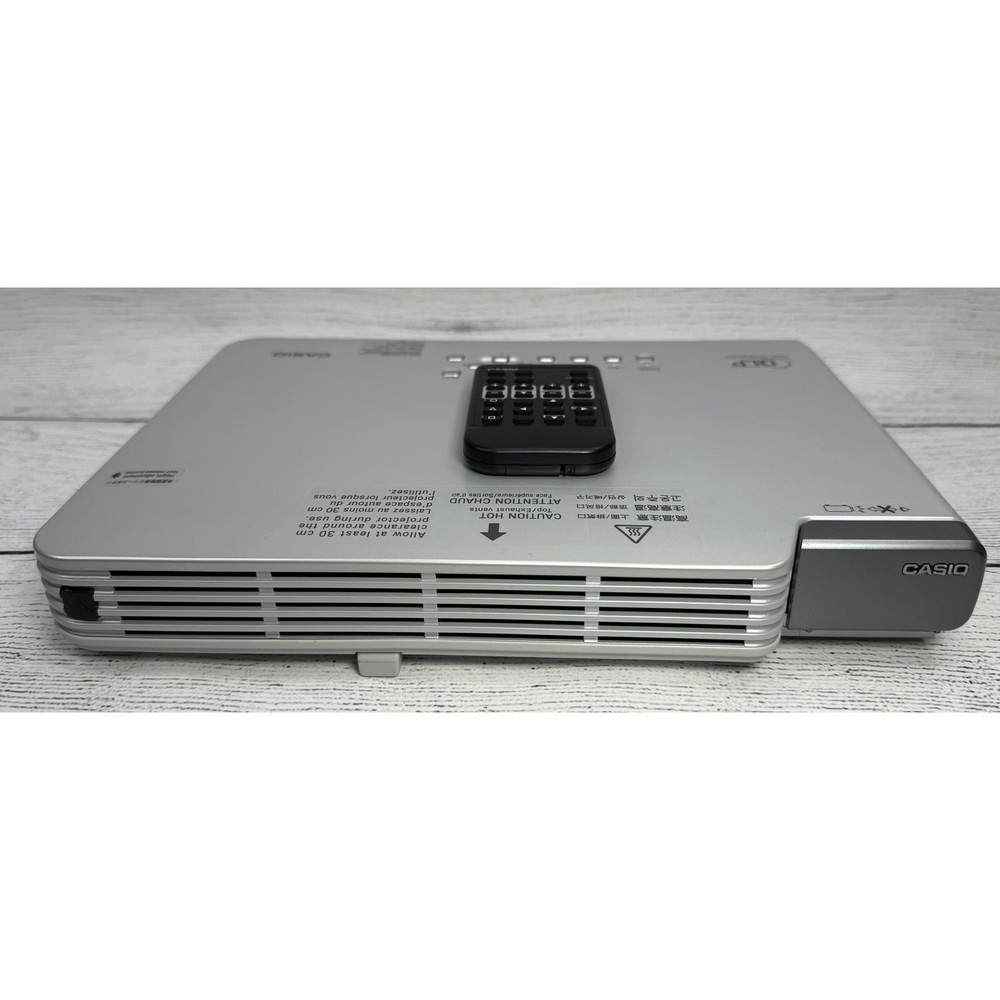 Casio XJ S35 DLP Data Projector with Remote and Cables