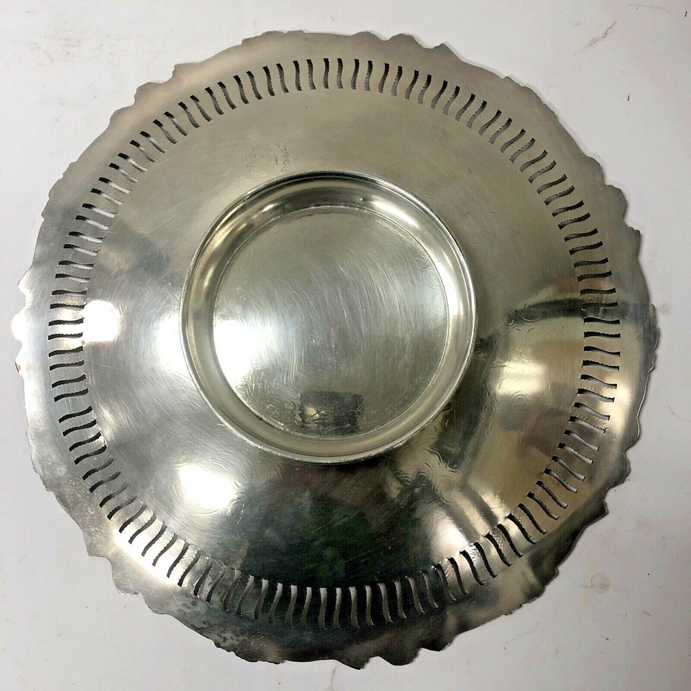 Oneida Silver Plated Round Footed Serving Plate D: 12 1/4”