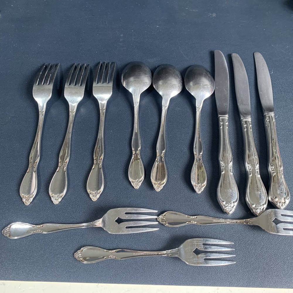 Oneida Community Chatelaine Stainless 3 Place Set (12 Total Pieces).