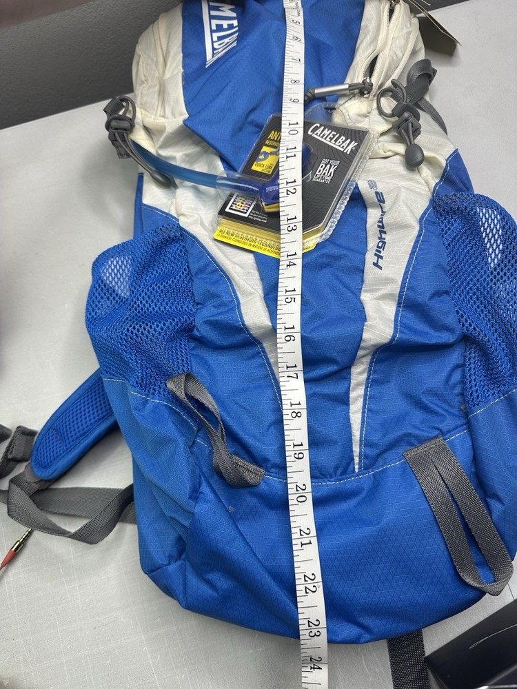 New CamelBak Highwire 20 Hiking Hydration Backpack Bag Pack Blue with Bladder