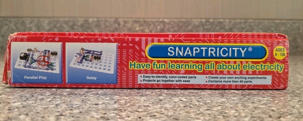 Snap Circuits Snaptricity Electronic Experiment Kit SCBE-75 2011 Elenco Complete