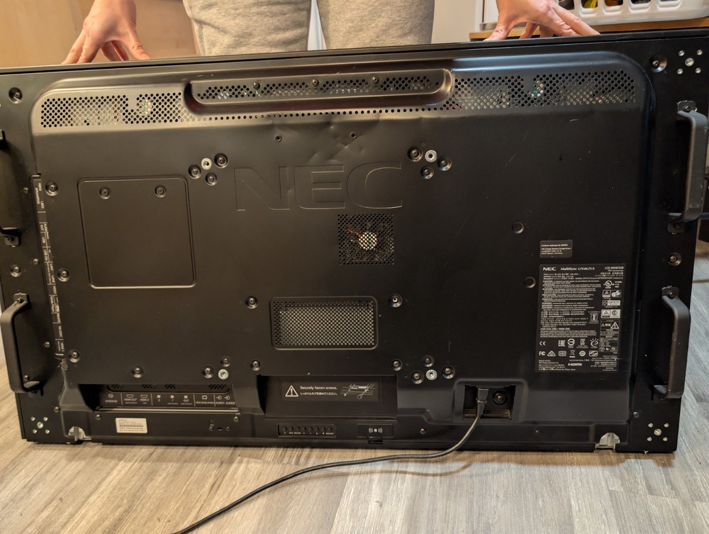 NEC MultiSync UN462VA | Works | retails ~$2,500 | 46"
