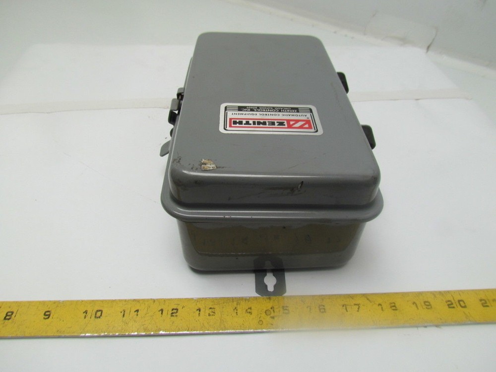 Zenith Controls 2496 FR-R 10A 120V 24hr Programable Timer Wall Mount