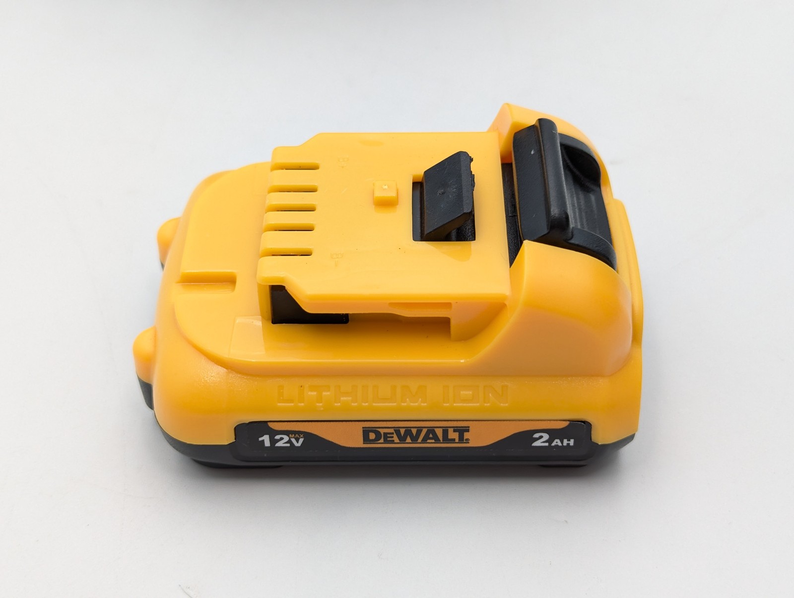 Dewalt DW089LG Laser 3 x 360 12V MAX Green Laser Level w/Battery (089LG) Yellow