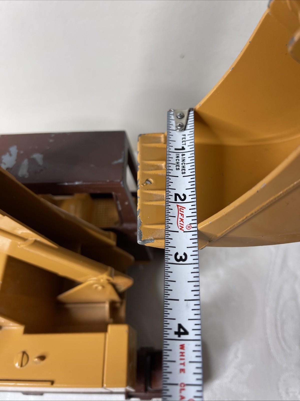 1/16 ERTL CASE Model 688 Excavator Construction Toy With Tracks RARE