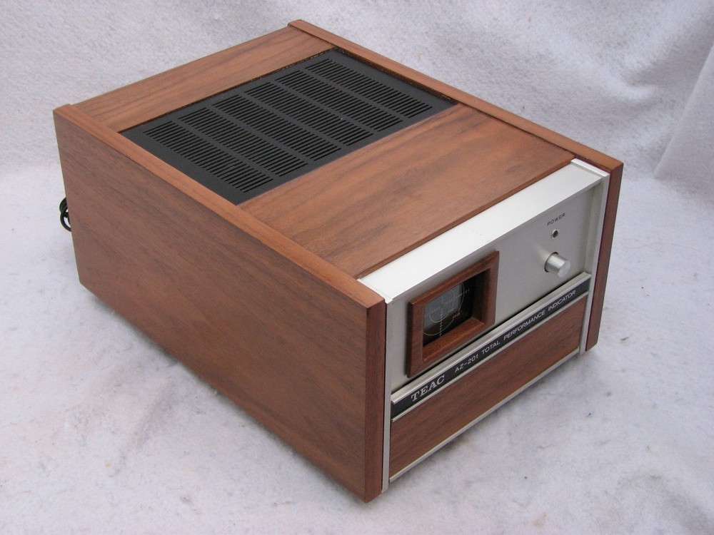 Teac AZ-201 total peformance indicator