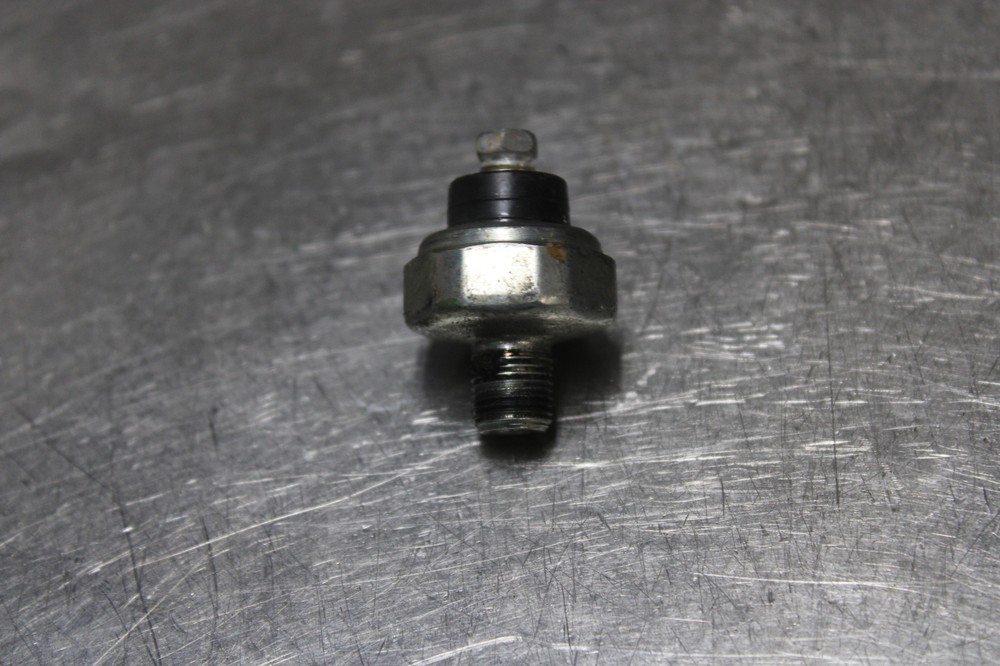 02-13 Interceptor VFR800 Oil Pressure Sensor