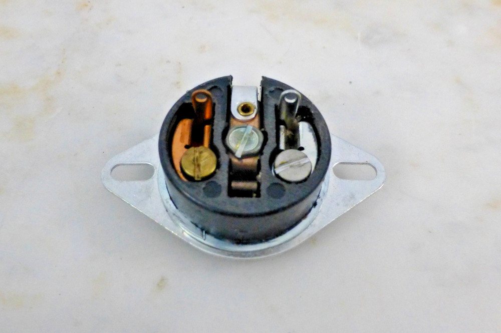 Three Prong Outlet for Older Variacs