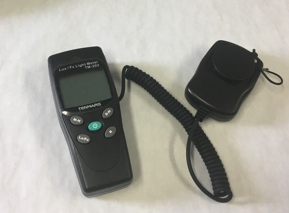 Tenmars TM-202 Digital Light Meter, Luminometer Lux Meter Reading