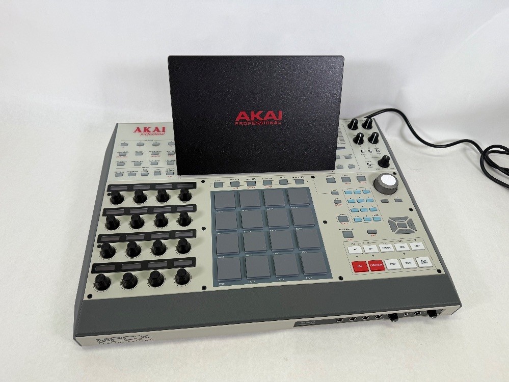 Akai Professional MPC X Standalone Sampler & Sequencer Special Edition