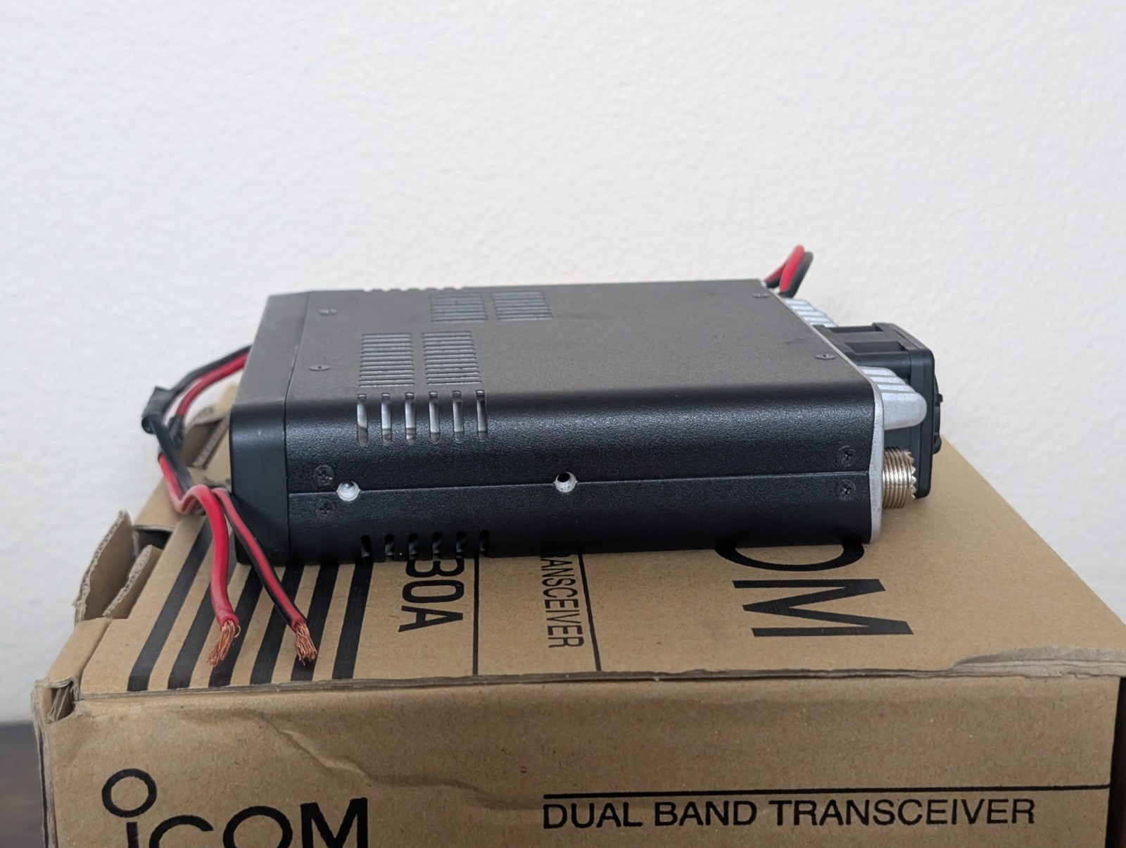 Icom IC-2730A Dual Band VHF/UHF Mobile Ham Radio Transceiver w/ HM-207 Mic Box