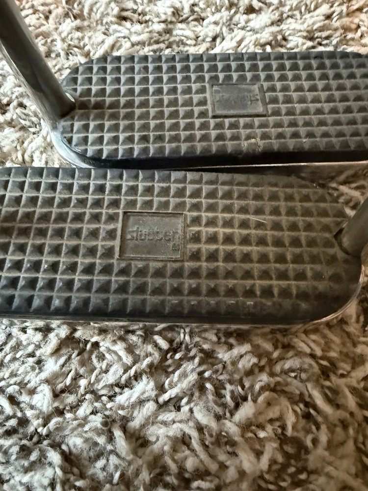 Stubben Offset English Stirrup Irons 4.25”