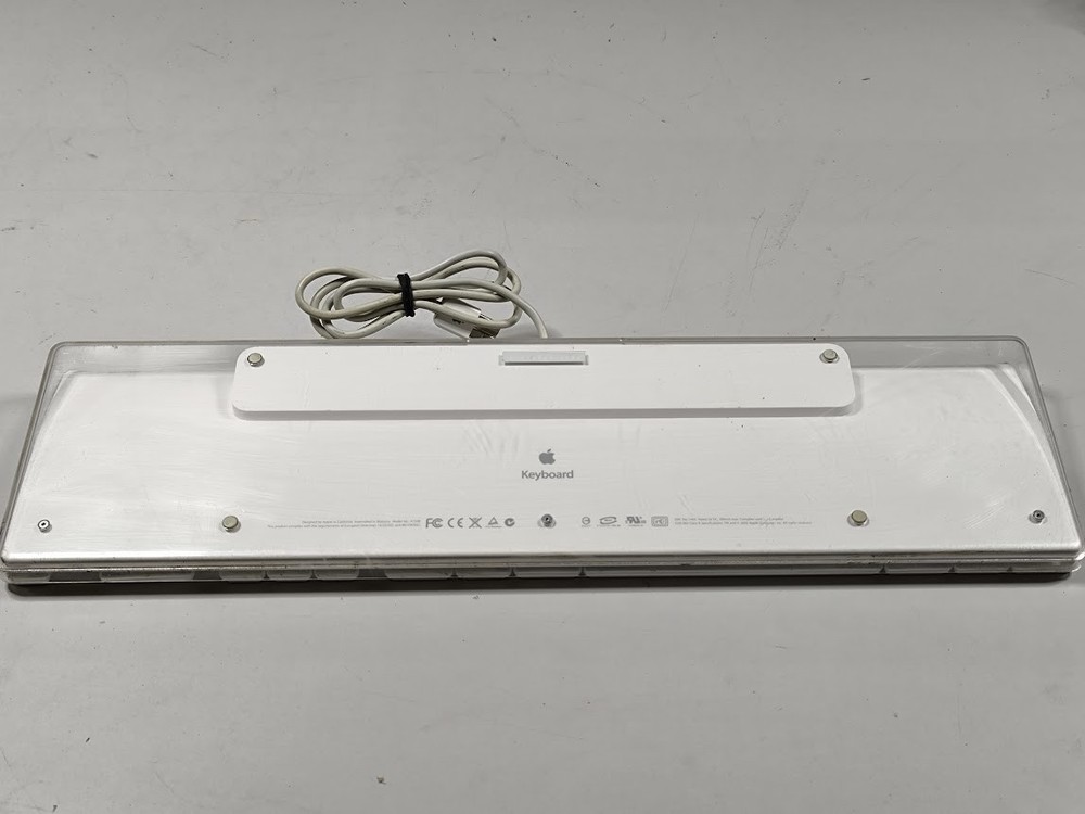Apple A1048 Wired Keyboard - Not Tested, USB
