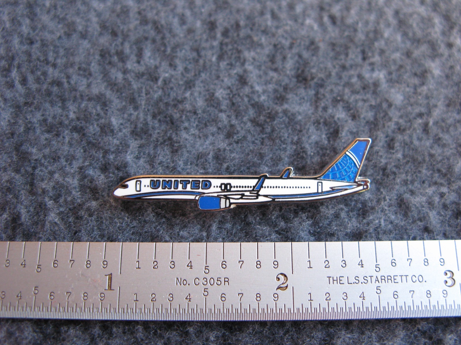 UNITED AIRLINES  /  UAL BOEING 757 PIN