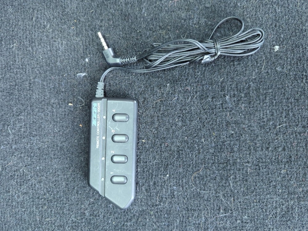 ZOOM  REMOTE CONTROLLER   MODEL   9002R   VINTAGE ITEM