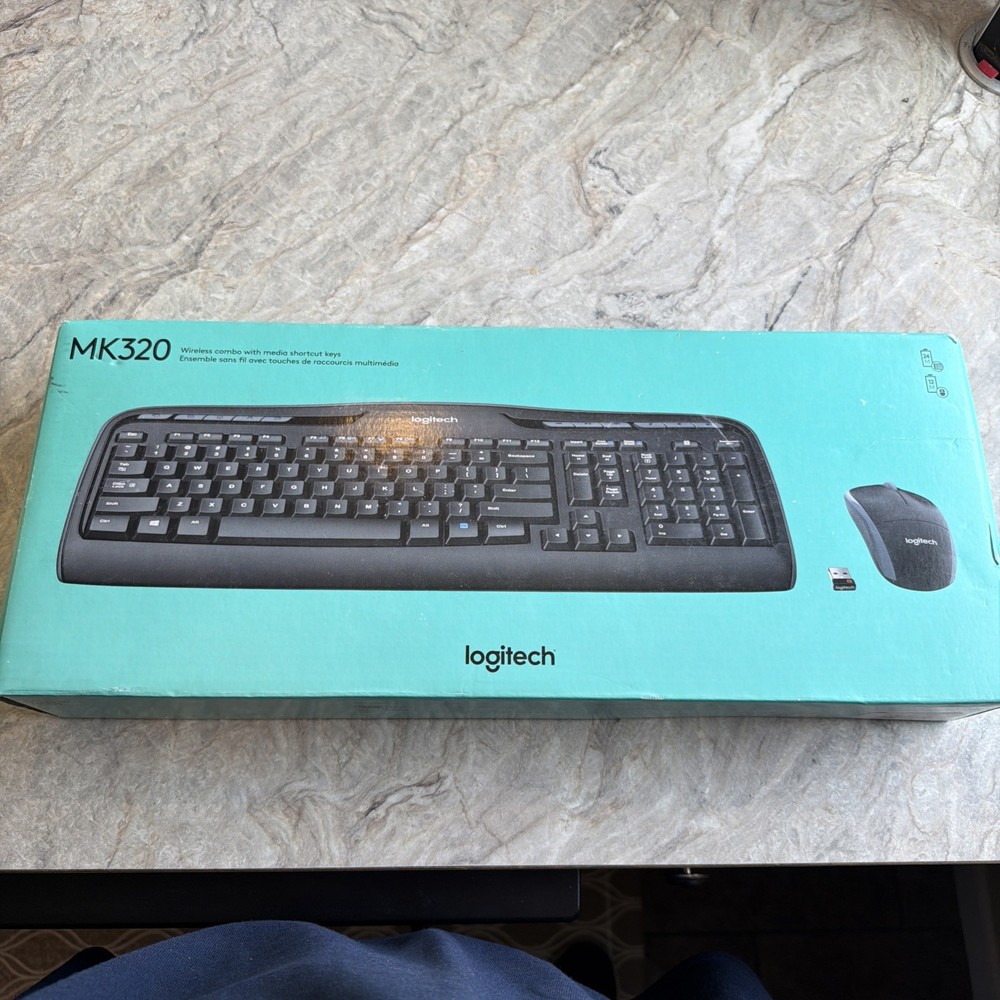 NEW Logitech - MK320 Full-size Wireless Membrane Keyboard and Mouse Bundle