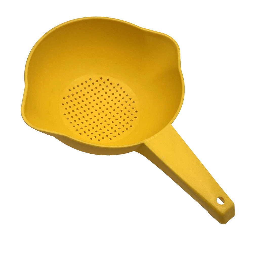 Vintage Tupperware Yellow 1 quart Colander Strainer 1200
