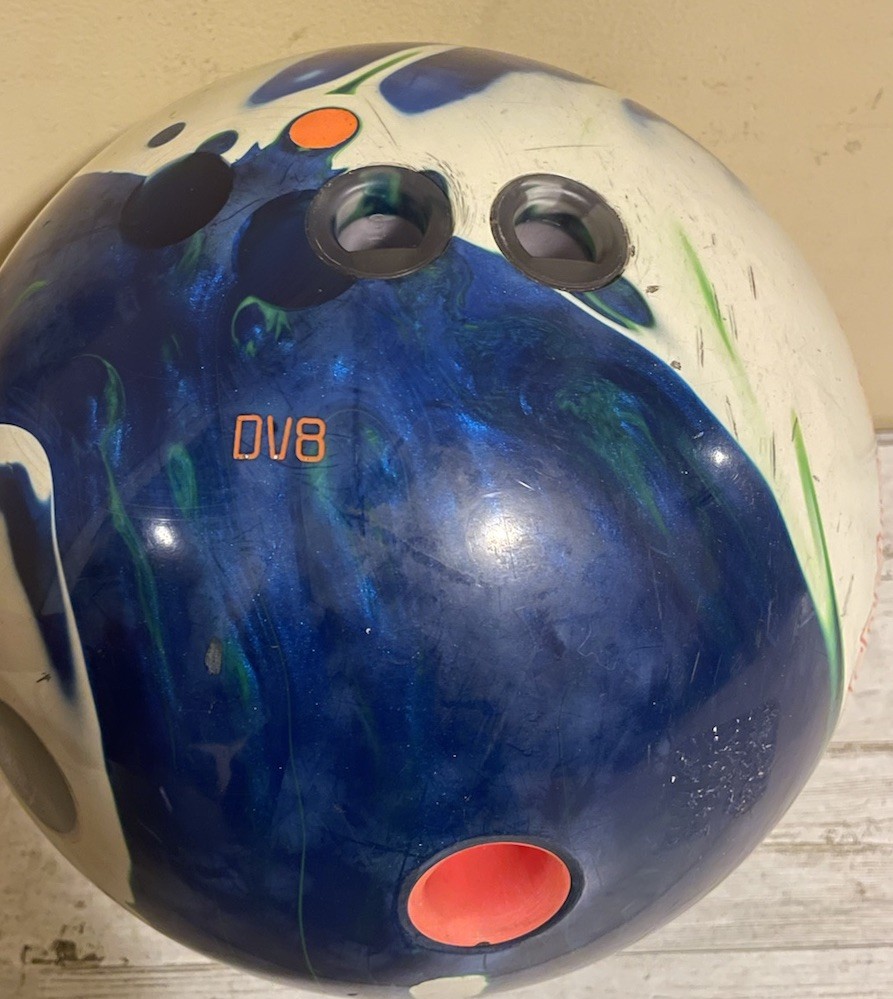 DV8 Turmoil 15 Lbs Solid Bowing Ball