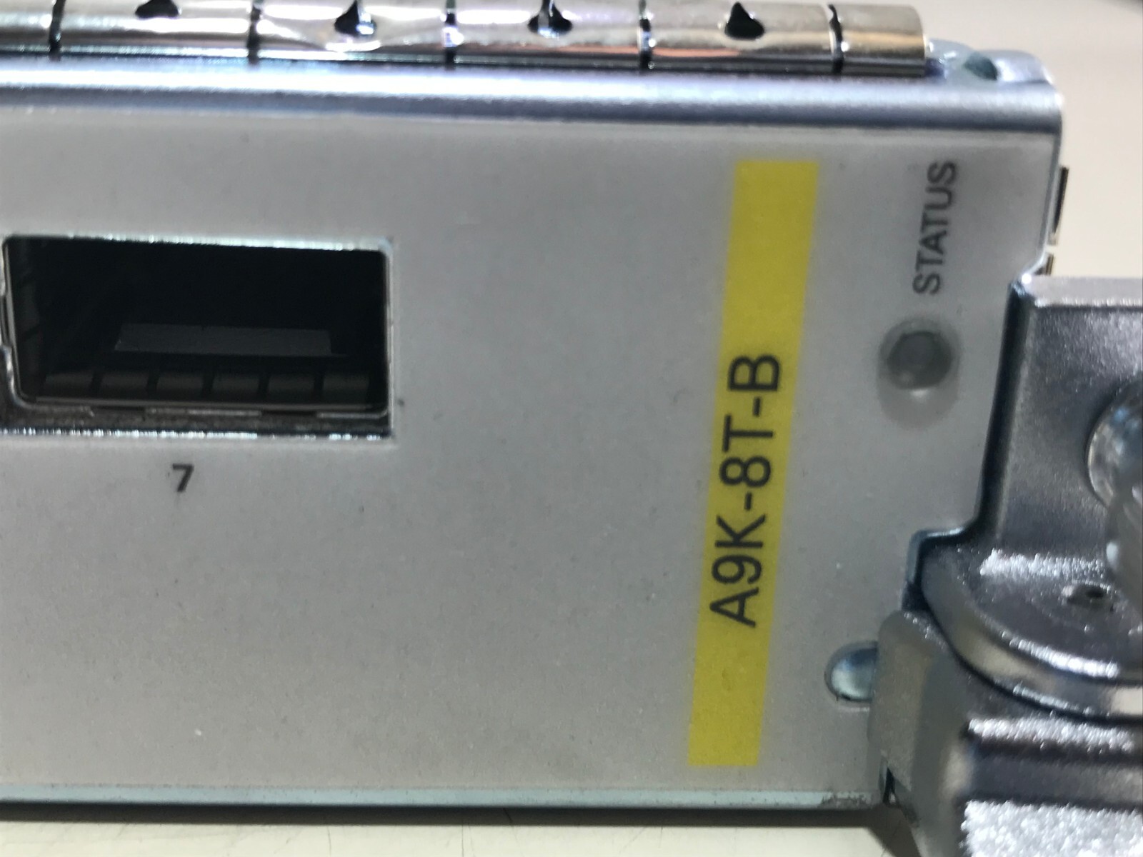 CISCO A9K-8T-B 8 PORT XFP 10 GIGABIT ETHERNET MEDIUM QUEUE LINE CARD IPU3AT4CTD