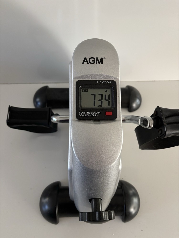 AGM under desk exercise