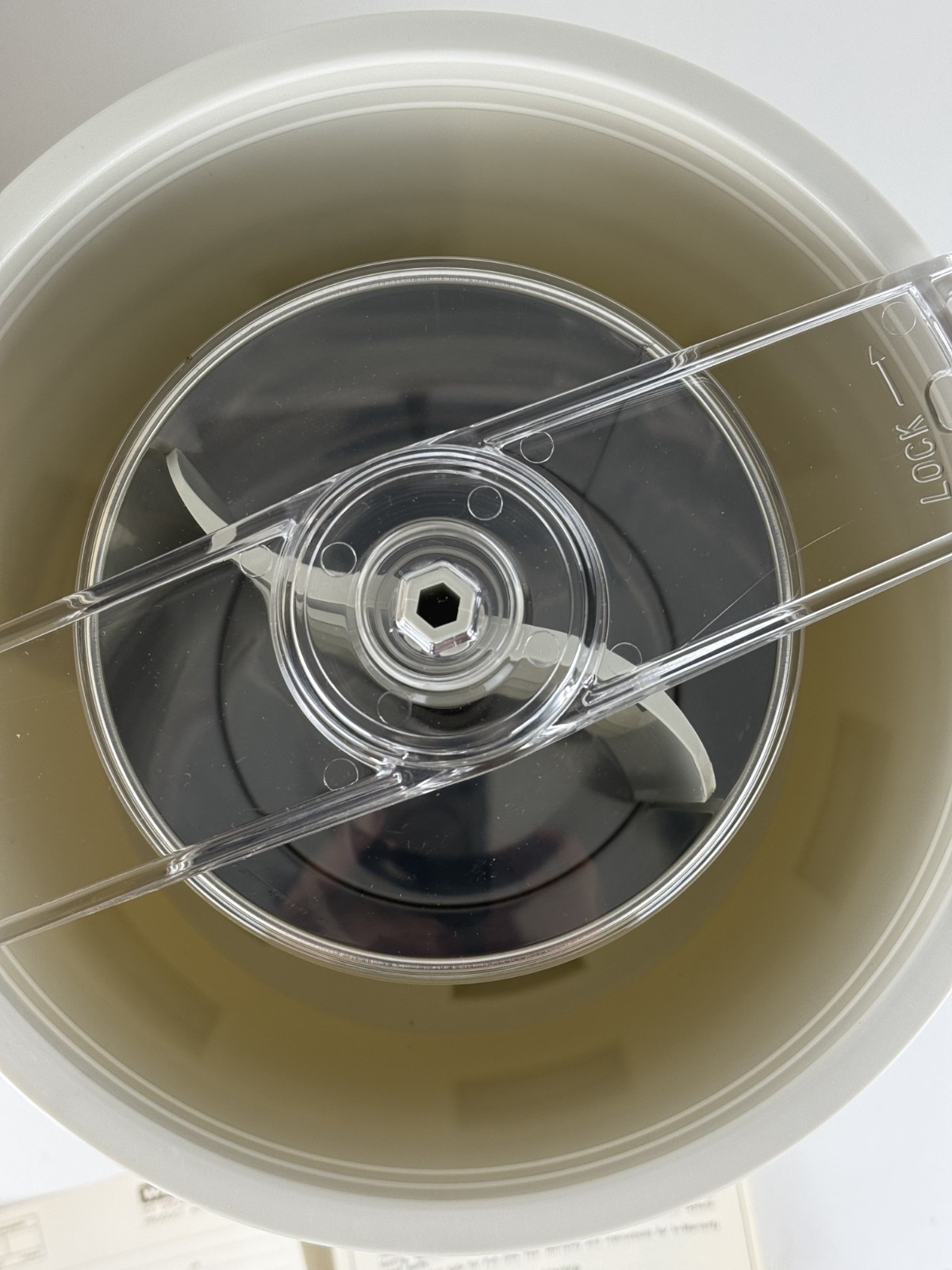 Vintage Waring Ice Cream Parlor Machine CF520-1 White Vintage NEW OPEN BOX