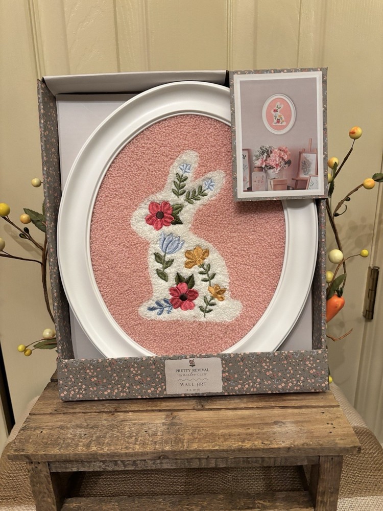 🐰NIB White Bunny Floral White Framed Picture