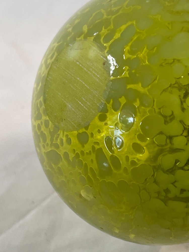 2 blown speckled bud Vases 5441