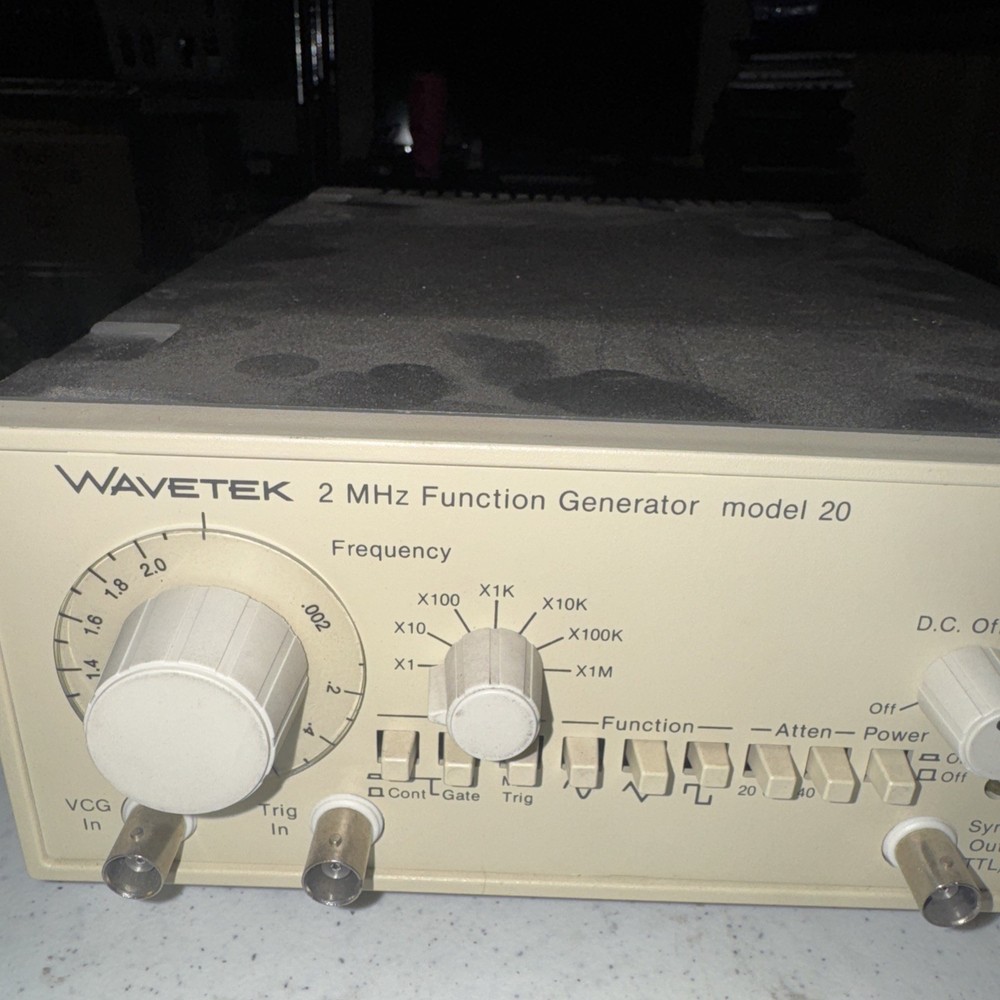 WAVETEK 2 MHZ FUNCTION GENERATOR MODEL 20