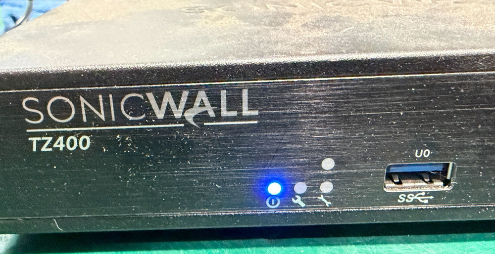 SonicWall TZ400 Firewall Security Appliance w/Power Adapter