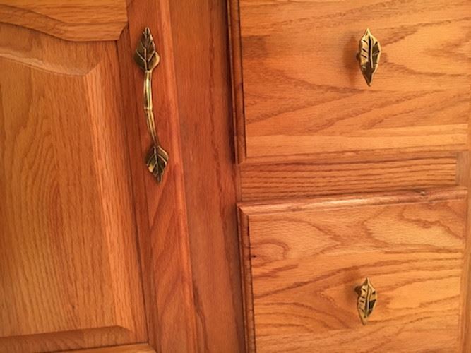 3" Windsor Leaf Design Pull Antique English