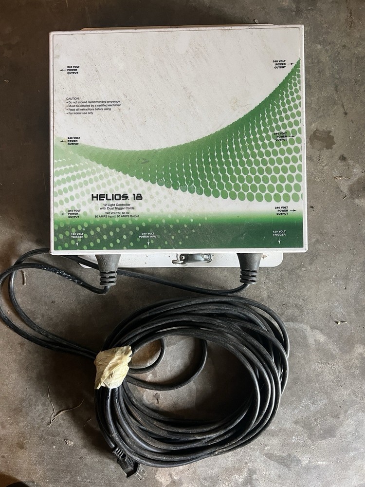 Titan Controls Helios 18, 12-Light 240 Volt Controller