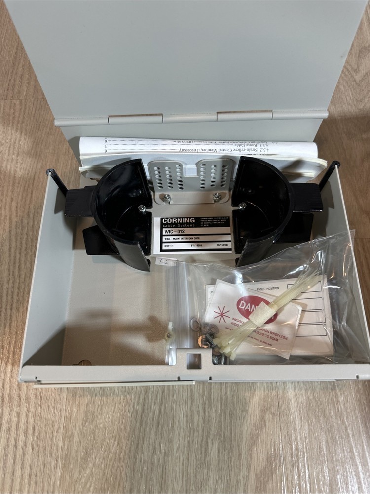 Corning WIC-012, Wall-Mountable Interconnect Center