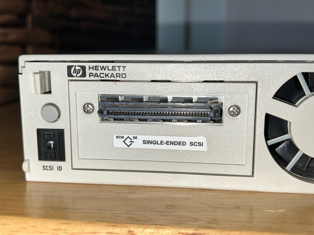 HP External SCSI DDS/DAT drive - C6365A