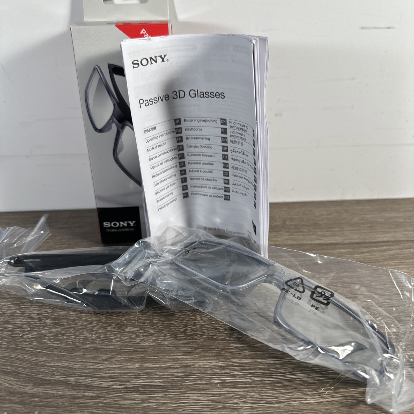 SONY Original TDG-500P Lightweight Passive 3D Glasses TDG500P