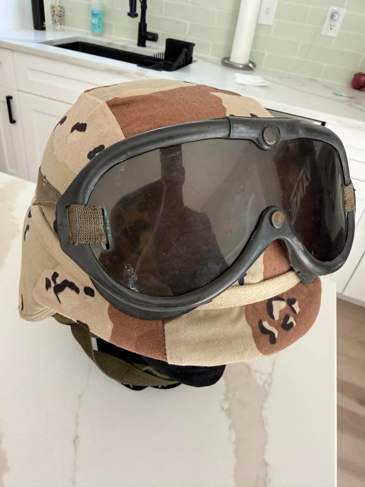 PASGT Helmet MEDIUM with SWD Goggles