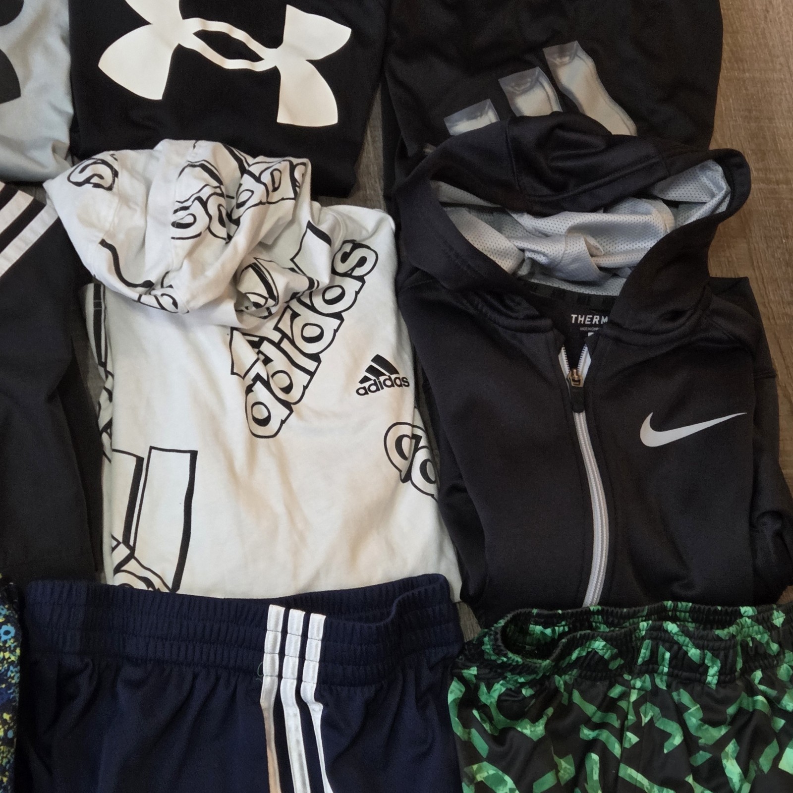 Nike Under Armour Adidas Boys Medium Clothing Lot 25 Pieces