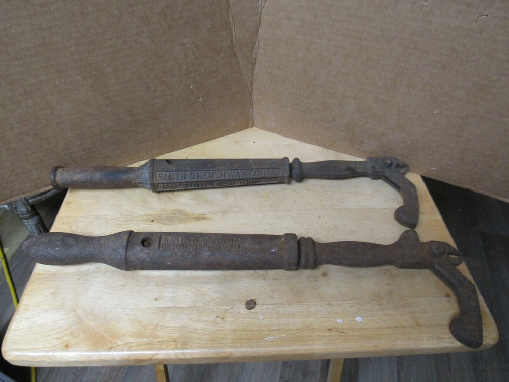 2 ANTIQUE Tools Nail Puller Extractor SMITH HEMENWAY Woodwork (J)