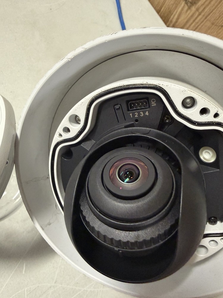 Axis M3026-VE Network Camera POE