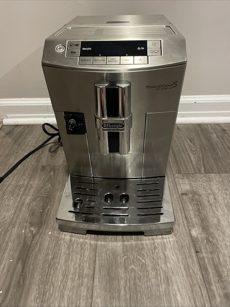 Delonghi Prima Donna S Deluxe Superautomatic coffee machine Works Missing Pipe